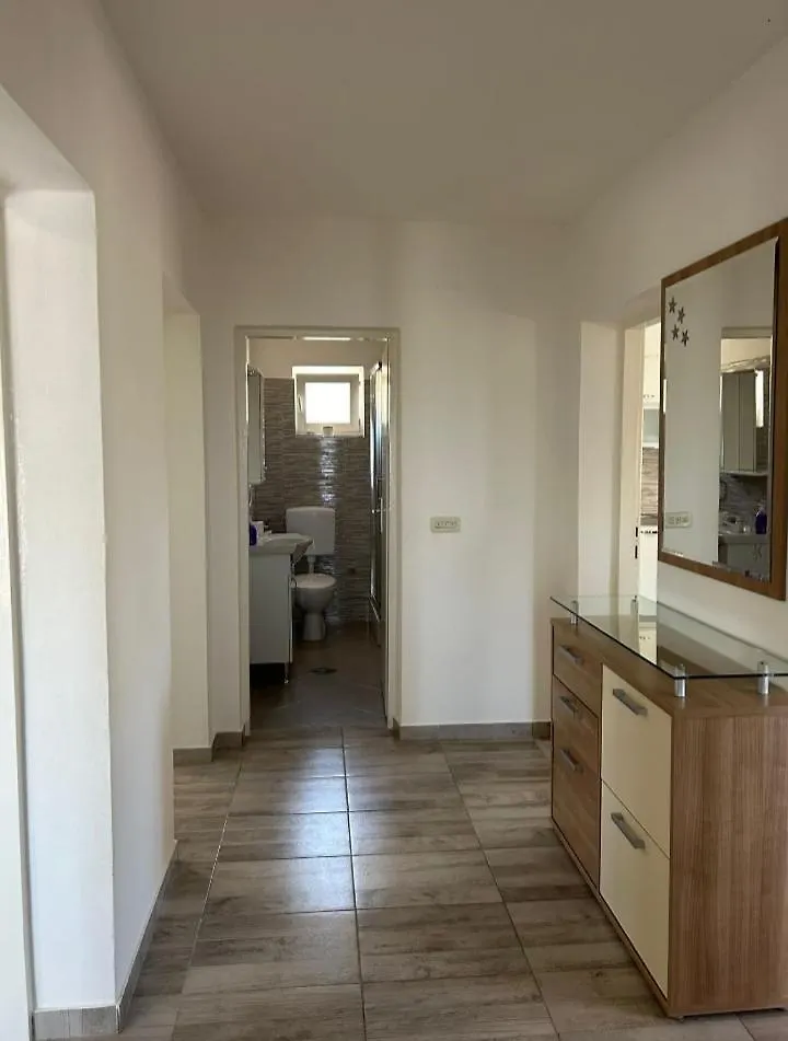 Kuca Dalmatina Apartment Maslenica