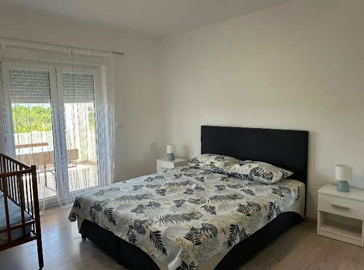 Kuca Dalmatina Apartment Maslenica Croatia