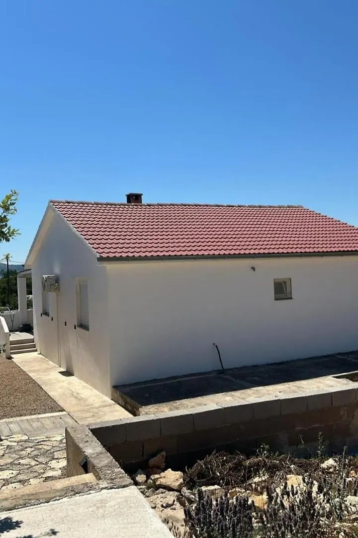 Kuca Dalmatina Apartment Maslenica